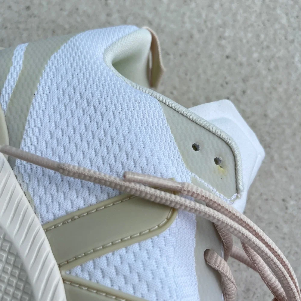 Veja Impala Sneaker‎ in Eggshell Pierre